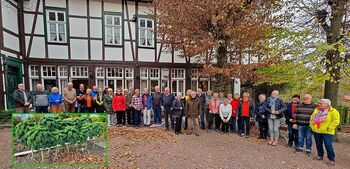Wandergruppe posiert für Foto